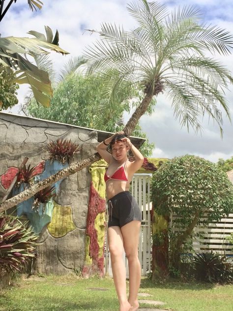 Ig feed ideas|pose on a tree ideas|how to pose when you are falt chested Swimsuit For Flat Chested, Beach Pose To Hide Fats, Outfit Ideas Red, Flat Chested, Ig Feed Ideas, Ideas Pose, Baby Fat, Best Swimsuits, Summer Outfit Ideas