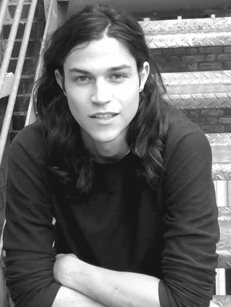 miles mcmillan Long Haired Guys, Man With Long Hair, Miles Mcmillan, Hair Gif, Doutzen Kroes, Hazel Eyes, Orange Hair, Celebrity Art, Grunge Hair