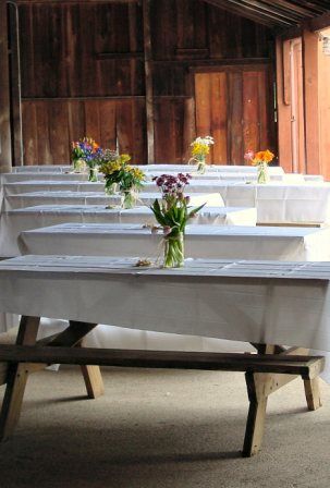 very simple, picnic table. with a blue runner and several centerpieces i think it would be beautiful Pavillion Wedding Decorations, Picnic Table Centerpieces, Picnic Table Wedding, Picnic Table Decor, Tent Set Up, Pavilion Wedding, Picnic Decorations, Summer Picnics, Wedding Treats