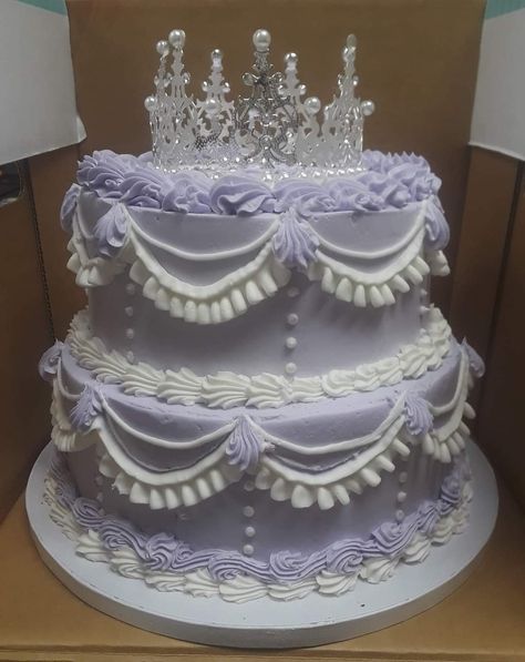 Rupunzel Quince Theme Cake, Quinceanera Cakes Lilac, Pretty Birthday Cakes Purple, 15 Cakes Quinceanera Purple, Quince Cake Purple, Sweet 16 Light Purple Theme, Purple And Silver Birthday Cake, Purple Sweet 16 Cakes, Purple Cake With Flowers