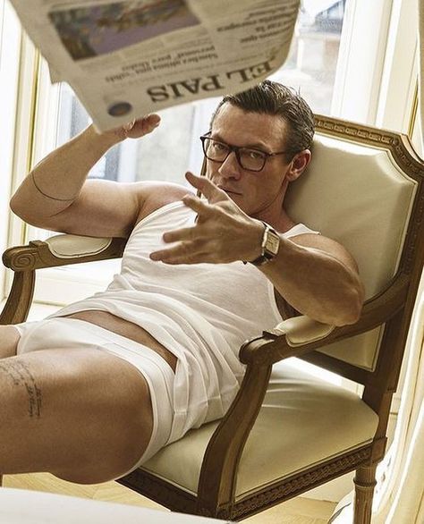 Luke Evans Body, Luke Evans, Celeb Crushes, Quick Saves