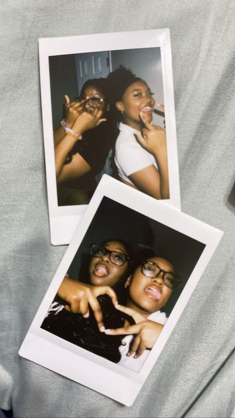 Polaroid Pictures Best Friends, Polaroid Pictures With Friends, Best Friend Polaroid Pictures, Polaroid Pictures Friends, Polaroid Pictures Ideas With Friends, Cute Polaroid Pictures, Picture Polaroid, Polaroid Ideas, Polaroid Pics