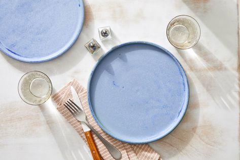 Why & How To Warm (& Cool) Your Plates - Extra Helpings Keep Food Warm, Blue Apron, Cold Meals, Hot Meals, Serving Plates, Home Cooking, Dinner Plates, Apron, Dessert