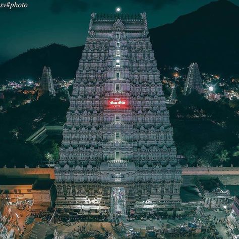 Arunachaleshwarar Temple, Thiruvannamalai Thiruvannamalai Shiva, Thiruvannamalai Temple, Shiva Temple, Ganpati Bappa Wallpapers, Evil Buildings, Temple India, Indian Temple Architecture, Peacock Pictures, India Architecture