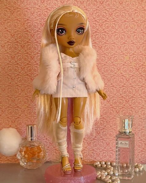 Sabrina St Cloud, Cute Imvu Baddies, St Cloud, Doll Aesthetic, Higher Design, Cute Memes, Ooak Dolls, Cute Doodles, Cute Dolls