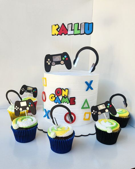 Bolo e cupcakes de chantininho Bolo Tema Video Game, Animal Masks Craft, Twins Game, Masks Crafts, Play Station, Animal Masks, 11th Birthday, Birthday Games, 9th Birthday