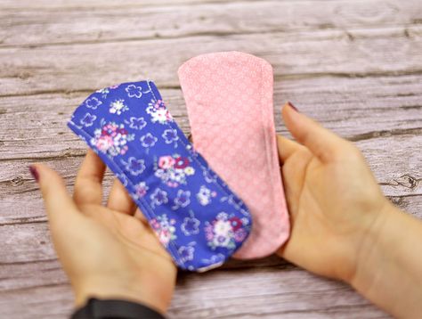 Reusable Panty Liners, Hello Sewing, Sewing Christmas Gifts, Diy Pants, Diy Scent, Sewing Machine Repair, Cloth Menstrual Pad, Panty Liner, Cloth Pads