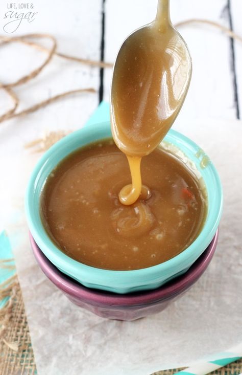 Easy and delicious caramel sauce! Caramel Recipe Easy, Easy Caramel, Caramel Dip, Sweet Sauces, Caramel Recipes Sauce, How To Make Caramel, Caramel Recipes, Ice Cream Toppings, Homemade Caramel