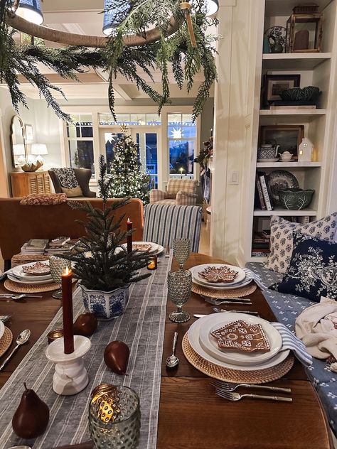 Christmas House Tour 2023 - The Inspired Room East Coast Christmas Decor, Maine Christmas Decor, Nancy Myers Christmas, Christmas Tour Of Homes, New England Christmas Decor, Nancy Meyers Christmas, East Coast Christmas, Hamptons Christmas, Christmas Decor Inside