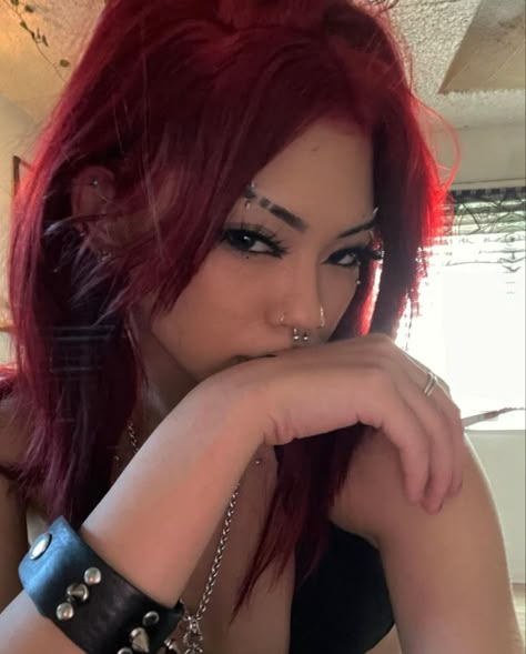 Long Red Hair Black Women, Bright Red Hair On Tan Skin, Red Hair With Black Eyebrows, Dyed Hair For Straight Hair, Hair Dye Colors For Brown Hair, Red Hair Side Bangs, Dark Red Hair Grunge, Red Hair Grunge Aesthetic, Dark Red Hair Bangs