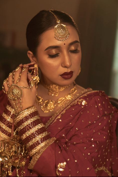 Old Traditional Punjabi Bride, Punjabi Culture Jewellery, Goan Jewellery, Traditional Punjabi Bride, Suit Bride, Saree Shoot, Bridal Makeup Videos, Punjabi Traditional Jewellery, Layer Dresses