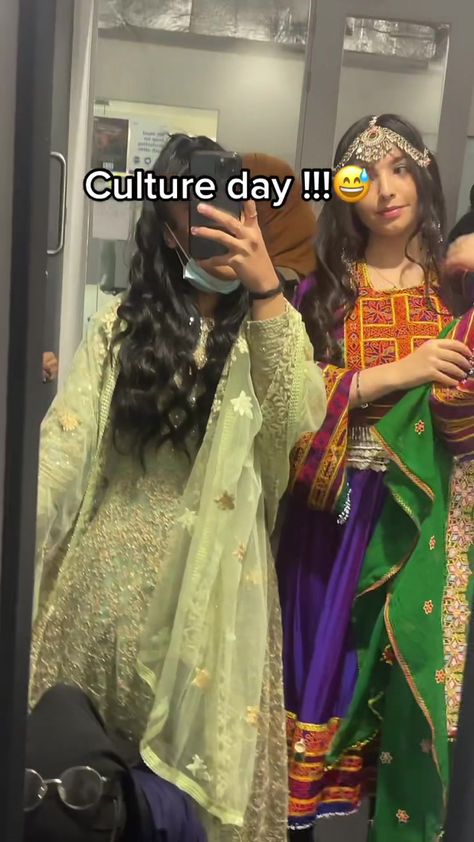 Culture Day Spirit Week, Culture Day At School Ideas Outfits, Culture Day Outfits, Cultural Day At School Ideas, Culture Day At School Ideas, School Spirit Week, British School, School Sucks, School Culture