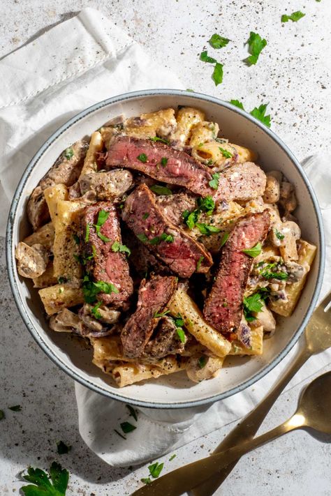 A bowl of creamy steak pasta on a white background. Creamy Steak Pasta, Gourmet Dinner Ideas, Fall Pasta Recipes, Creamy Steak, Whisky Sauce, Autumn Pasta Recipes, Fall Pasta, Gourmet Dinner Recipes, Steak Pasta