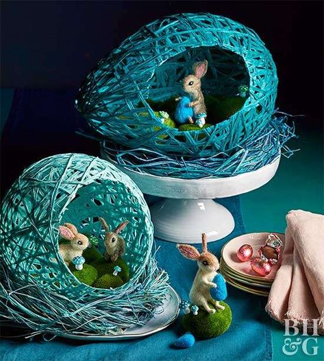 blue dyed raffia nests Diy – Velikonoce, Deco Ballon, Easter Craft Decorations, Easy Easter Crafts, Spring Easter Crafts, Easter Egg Crafts, Easter Eggs Diy, Easter Decorations Dollar Store, Easter Projects