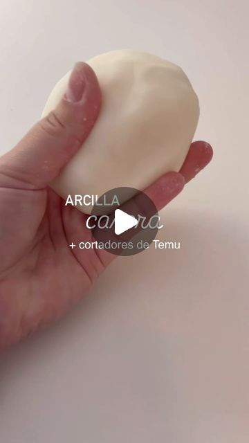 Sabina de Sancho on Instagram: "La receta más FÁCIL y RÁPIDA✅💨 cortadores GRATIS

¡Hola, personitas!

Hoy quiero compartir con ustedes esta receta para hacer ARCILLA CASERA de la forma más FÁCIL y RÁPIDA. Además, ¡queda genial!

Pídeme la receta con cantidades exactas en comentarios y te la paso. 

Para las figuras he utilizado estos cortadores chulísimos de @temu_spain. Ahora solo falta pintarlas. 

🔎duv3325 para conseguir estos cortadores como 🎁. Solo nuevos usuarios app con compras válidas. Sujeto a las condiciones. Enlace en bio.

No olvides darle ❤️ si te gustó y comentarme qué te parece. 

Abrazos desde la nube☁️
.
.
#temu #temuspain #temues #temuespaña #shoptemu #temufinds" October 7, Christmas Deco, Art Projects, Christmas, On Instagram