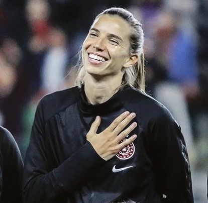 Tobin Heath Wallpaper, Soccer Women, Wallpaper Black And White, Christen Press, Women Football, Tobin Heath, Usa Soccer Women, Us Soccer, Women’s Soccer