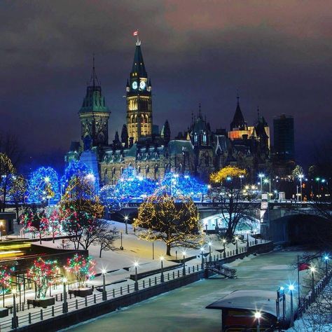 Downtown Ottawa, Canadian Forest, Canada Christmas, Capital Of Canada, Beautiful Canada, Beautiful Places To Live, Ottawa Canada, O Canada, Canadian History