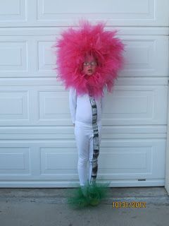 Truffula Tree Costume, Hair Styles For School Easy, Tree Halloween Costume, Lorax Trees, Lorax Costume, Seuss Costumes, Wacky Socks, Dr Seuss Costumes, Dr Suess Day