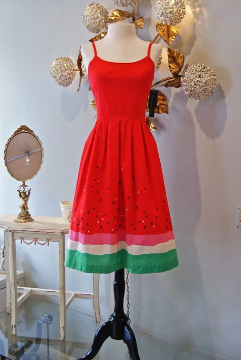 Cute watermelon dress. Fruit Outfit, Watermelon Fabric, Watermelon Costume, Watermelon Festival, Watermelon Patch, Watermelon Theme, Watermelon Dress, Watermelon Summer, Vintage Clothing Store