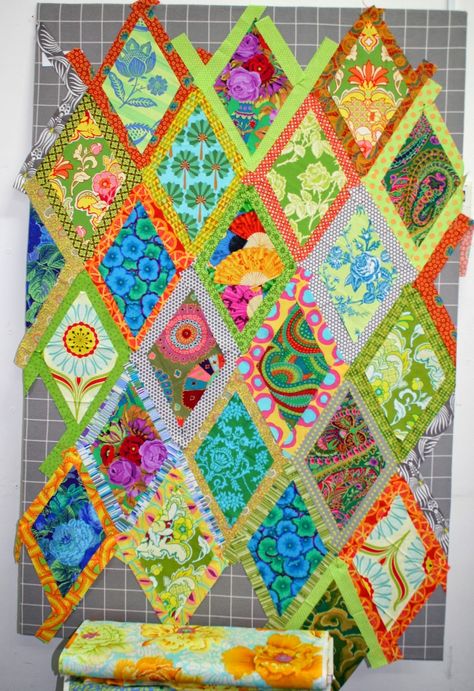 Gone Aussie Quilting Diamond Quilt Pattern, Kaffe Quilts, Asian Quilts, Bright Quilts, Kaffe Fassett Quilts, Quilts Patterns, Kaffe Fassett Fabric, Crazy Patchwork, Strip Quilts