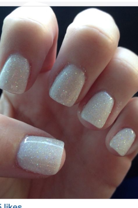 White Glitter Manicure, White Dip Nails With Glitter, White Gel Nail Polish Ideas, Dip Powder Nails White Tips, White Short Glitter Nails, Short White Glitter Acrylic Nails, White With Sparkle Nails, White Sparkle Gel Nails, White Soarkle Nails