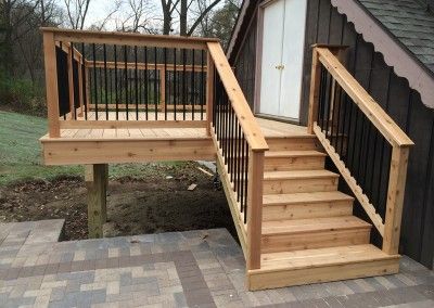 Farmhouse Decks, Deck And Patio Combo, Deck Stairs Ideas, Simple Deck Designs, Deck With Stairs, Wood Deck Designs, Second Story Deck, Multi Level Deck, Cedar Deck