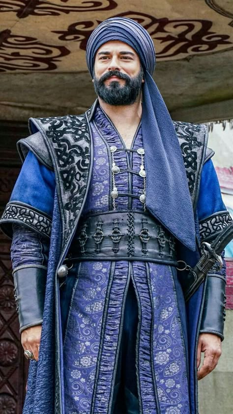 Persian Warrior, Turkish Clothing, Ertugrul Ghazi, Turkish Men, Medieval Clothing, Turkish Fashion, Fantasy Costumes, Ottoman Empire, The Doctor