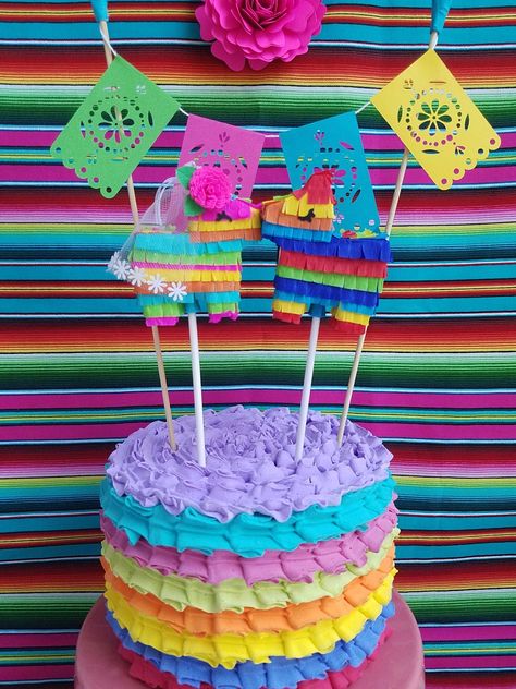 Mexican Bridal Shower Cake, Mexican Engagement Party Ideas, Engagement Fiesta, Fiesta Engagement Party Decorations, Mexican Themed Hens Party, Fiesta Bridal Shower Cake, Bridal Shower Mexican Theme, Mexican Theme Engagement Party, Taco Wedding Shower Theme