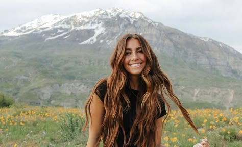 Halle Sandberg Photoshoot, Senior Pictures Colorado, Pnw Senior Pictures, Alaska Senior Pictures, Brunette Senior Pictures, Senior Pictures In The Mountains, Mountain Senior Photos, Senior Picture Ideas Mountains, Senior Pictures Mountains