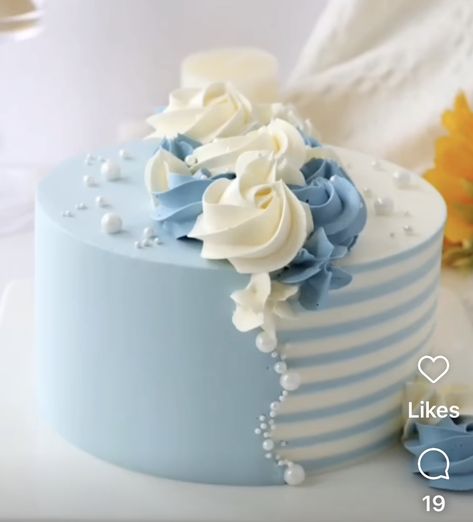 Hydrangea Birthday Cake, Light Blue And White Cake, Female Birthday Cake, Cake Designs Simple, Rosette Cakes, Wedding Cake Designs Simple, Rosette Cake, Korean Cake, Cake Topper Printable