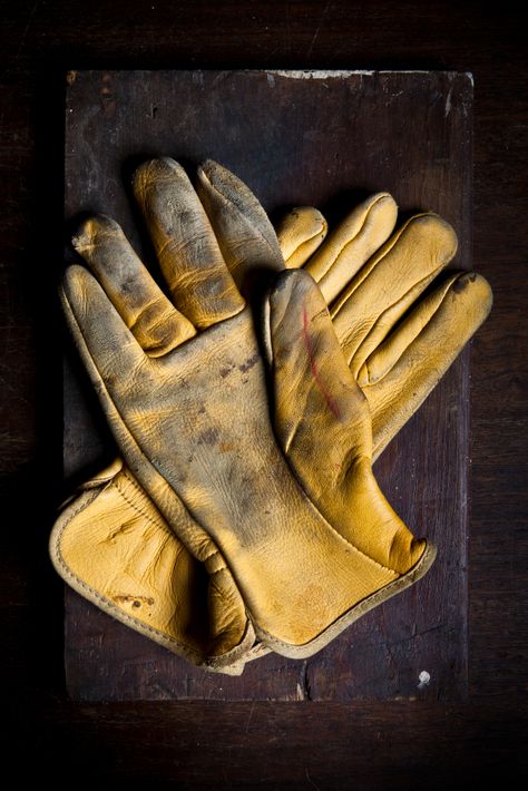 Work Gloves Aesthetic, Country Closet, Gloves Aesthetic, Diy Leather Working, Working Gloves, Raised Ranch, Red Leather Gloves, Leather Work Gloves, Mechanic Gloves