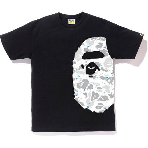 Please note: BAPE runs approximately one size small compared to traditional US sizing. We recommend moving up at least one whole size when purchasing a BAPE piece of clothing. | Men's BAPE Space Camo Side Big Ape Head Tee Shirt in Black Stem Outfits, Bape T Shirt, Bape Shirt, Big Tshirt, Dope Outfits For Guys, Shark T Shirt, Japanese Streetwear, Bathing Ape, A Bathing Ape