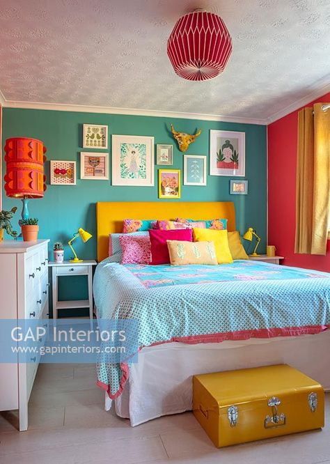 Colourful modern bedroom Colourful Loft Bedroom, Colourful Small Bedroom, Bright Colourful Bedroom, Colorful Small Bedroom, Colorful Teen Girl Bedroom, Colourful Bedroom Inspirations, Bright Teen Bedroom, Bright Color Bedroom Ideas For Adults, Bright Colour Bedroom Ideas