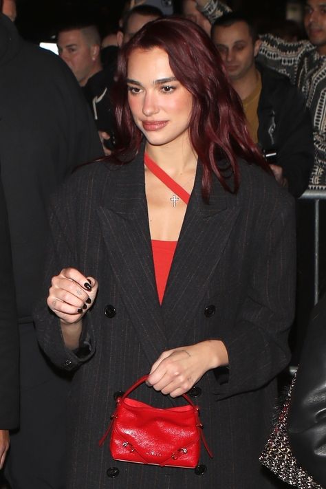 Dua Lipa Red Hair, Celeb Makeup, Cherry Cola Hair, Cherry Red Hair, Plum Hair, Hair Magic, Wine Hair, Red Hair Inspo, Chocolate Hair