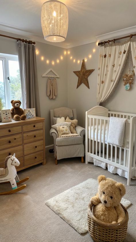 Nursery Room Vintage Teddy Bear Nursery Ideas, Bear Nursery Ideas, Vintage Nursery Room, Wooden Cribs, Teddy Bear Nursery, Perfect Nursery, Bear Nursery, Nursery Room Inspiration, Vintage Teddy Bears