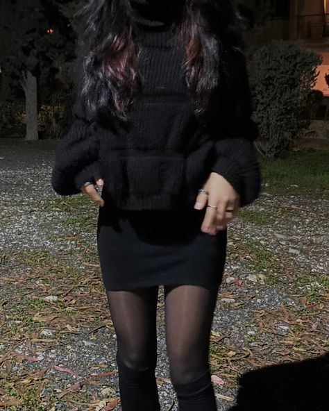 skirt with tights and thigh high socks, leg warmers and platforms Clean Gothic Outfits, Goth Basics Outfit, Simple Goth Outfits For School, Simple Goth Outfit Winter, Goth Clean Girl Aesthetic, Goth Cottagecore, 80s Inspired Outfits, Sixth Form Outfits, Hogwarts Outfits