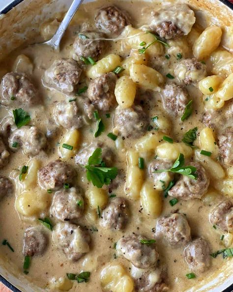 Ground Beef Gnocchi Recipes, Creamy Meatballs, Vj Cooks, Leftover Meatballs, Gnocchi Dishes, Easy Meals For One, Ground Pork Recipes, Mozzarella Pasta, Camping Fire