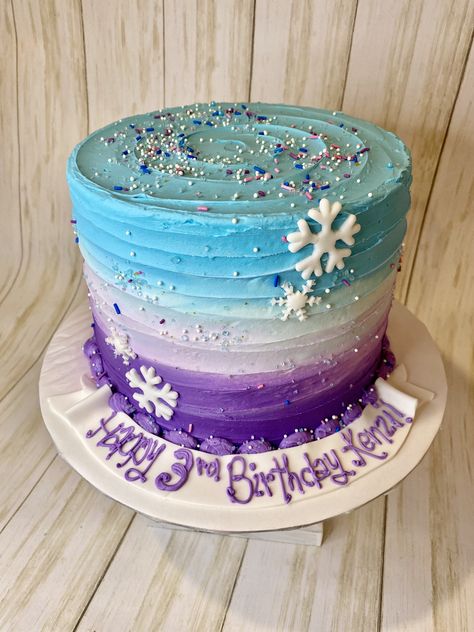 Purple And Blue Snowflake Cake, Small Frozen Birthday Cake, Purple Elsa Cake, Frozen Themed Birthday Party Cake, Winter Snowflake Cake, Purple Frozen Cake, Frozen 4th Birthday Cake, Frozen Cake Ideas Birthdays, Diy Frozen Cake