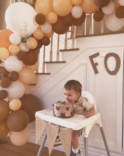 Beary First Birthday Photoshoot, Beary First Birthday Centerpiece, Beary First Birthday Cake Smash, Bear First Birthday Photoshoot, Bear Themed Cake Smash, Bear Smash Cake, Teddy Bear Picnic Cake Smash, Beary First Birthday, First Birthday Centerpieces