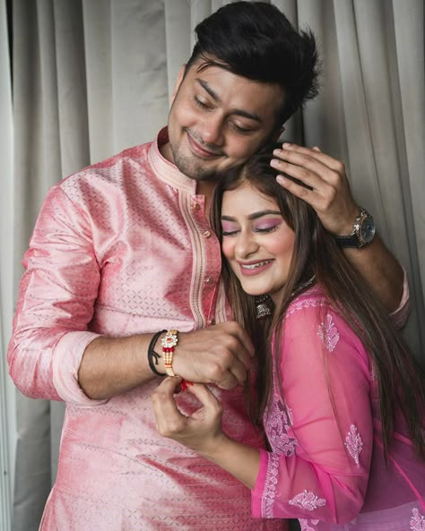 Rakha Bandhan, Anam Darbar, Sisters Photography Poses, Brother Poses, Brother Sister Poses, Brother Sister Pictures, Awez Darbar, Brother Sister Photos, Sibling Photography Poses