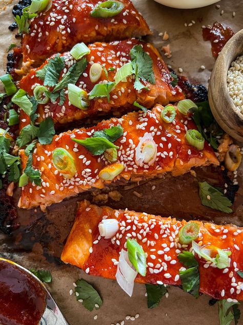 Asian Fish Dishes, Gochuchang Recipe, Sweet Fish Sauce Recipe, Go Chu Jang Recipes, Salmon Recipes Korean, Gochujang Fish Recipe, Korean Fish Recipes, Recipes Using Gochujang, Healthy Gochujang Recipes