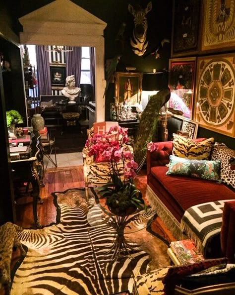 Ornate Victorian Designs, Maximalistic Interior, Glamour Decor, Secret Room, Academia Style, Dark Home Decor, Home Decor Ideas Living Room, Ideas Living Room, Apartment Decor Inspiration