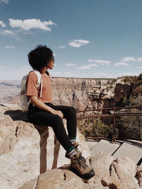 Black Women Hiking Outfit, Goth Granola Aesthetic, Hiking Outfit Black Women, Hiking Black Women, Black Granola Girl, Sedona Outfits, Outdoorsy Aesthetic, Women Fitness Photography, Mountain Photoshoot