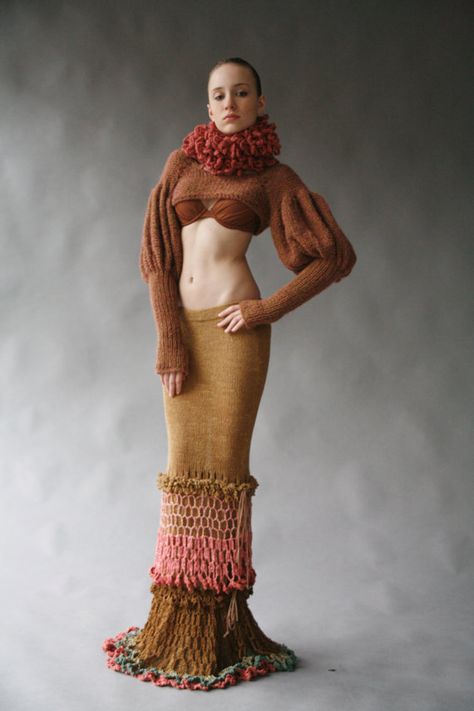 Knitwear Inspiration, Knit Art, Knitted Wit, Knitwear Fashion, Avant Garde Fashion, Maxi Robes, Knit Outfit, Knit Fashion, Mode Inspiration