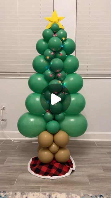 Carolyn Watkins on Instagram: "Time to embrace the Christmas season!! Cute Christmas tree to get in the spirit🎄 

#christmasdecor #christmas #navidad #arboldenavidad #balloondecor #partydecor #decoracionconglobos #temporadanavideña #ideasdecoracion" Balloon Tree Christmas, Christmas Balloons Ideas, Christmas Tree Balloons, Balloon Christmas Tree, How To Make Trees, Flat Christmas Tree, Balloon Tree, Christmas Balloon Decorations, Elf Tree