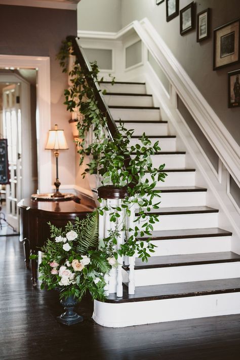 Romantic Staircase Wrapped in Greenery & Roses  | Planning : Calluna Events | Photography : Alison Vagnini Weddings | Venue : The Manor House | Florals : Lale Florals Wedding Staircase Decoration, Wedding Stairs, Wedding Staircase, Staircase Decor Ideas, The Manor House, Staircase Decor, Wedding Entrance, Home Wedding Decorations, Easy Ideas