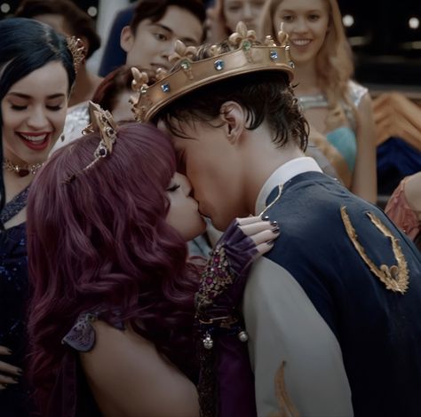 Mal X Ben, Descendants Mal And Ben, Descendants Ben, Mitchell Hope, Descendants Pictures, Descendants Wicked World, Mal Descendants, Disney Descendants Movie, Descendants 1