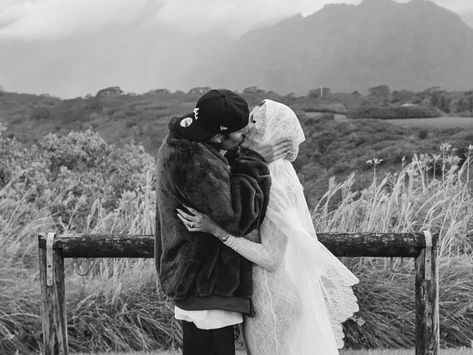 Hailey and Justin Bieber pregnancy announcement Hailey Bieber Pregnant, Justin Bieber Baby, Karla Souza, Justin Bieber Gif, Justin Bieber Wallpaper, Justin Hailey, Baby News, How To Have Twins, Hailey Baldwin