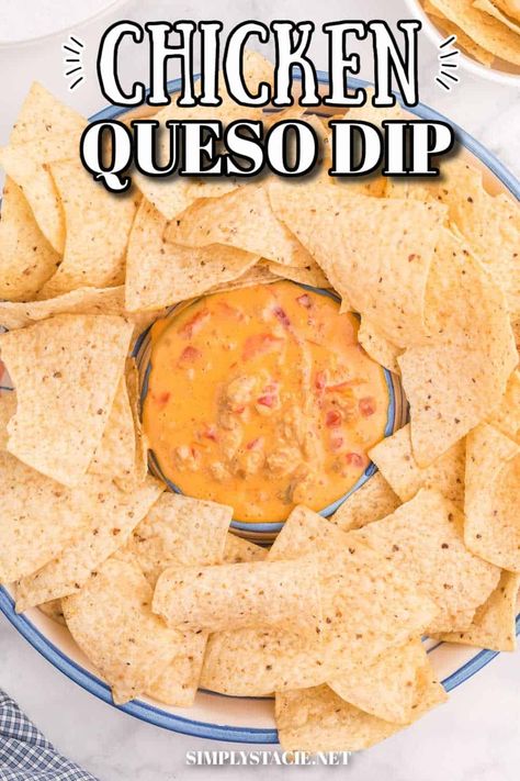 Chicken Queso Dip Recipe - It’s meaty, creamy and tastes amazing on top of a tortilla chips. This queso dip is seriously addicting! Chicken Queso Dip, Fiesta Ranch Chicken, Chicken Queso, Mexican Food Recipes Appetizers, Queso Dip Recipe, Vegetarian Dip, Queso Dip Recipes, Cheese Dip Recipes, Recipe For Chicken