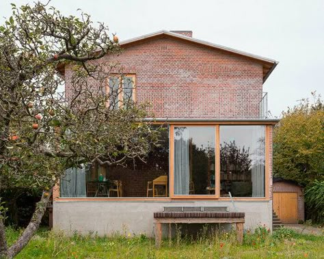 norm architects' heatherhill beach house reinvents danish summerhouses Villa Palladio, Scandinavian Saunas, California Architecture, Danish Architecture, Renovation Architecture, Recycled Brick, Container Architecture, Mix Use Building, Brick Architecture